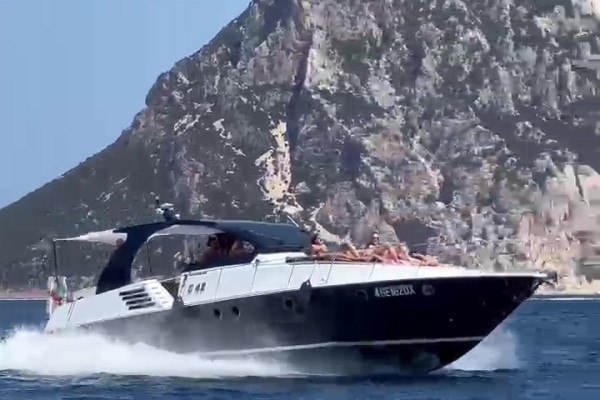 N°1 Tour privato:Tavolara e Molara in yacht luxury