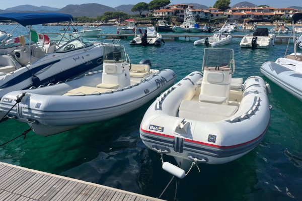 N°5 Noleggio gommone senza patente da Cala Girgolu (SR)